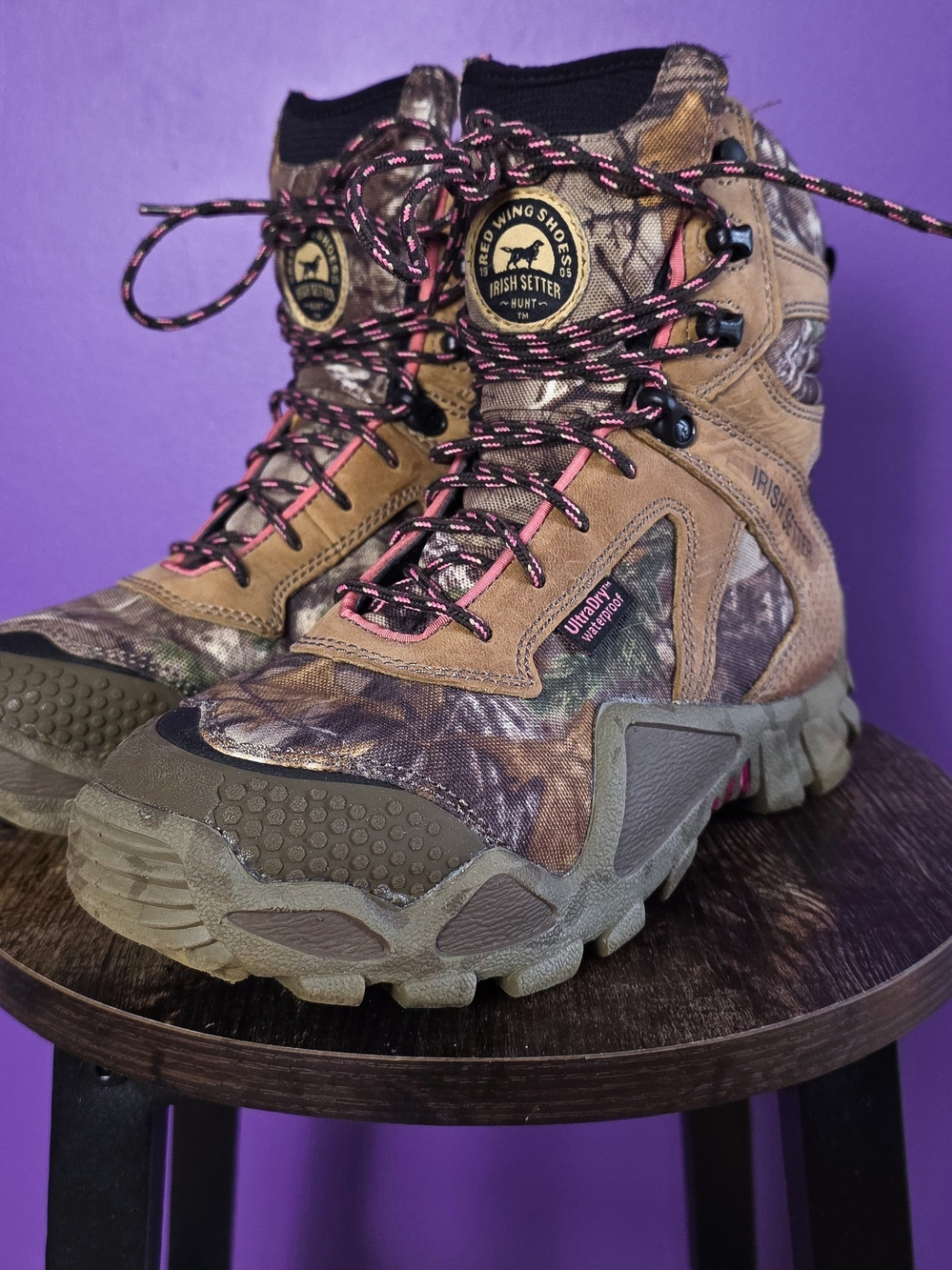 Red Wing Shoes Irish Setter Women's Camo Lace-Up Boots with Pink Laces